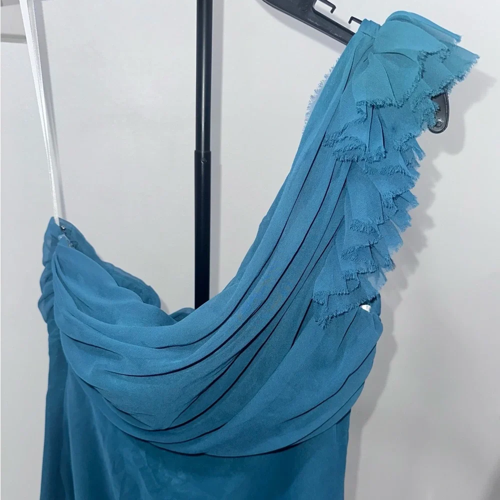 Jim Hjelm Occasions Elegant Teal One-Shoulder Dress
Size 10 - Picture 7 of 8